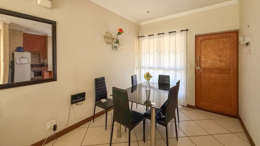 To Let 2 Bedroom Property for Rent in Melodie North West
